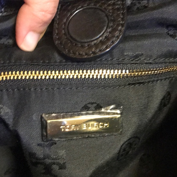 SOLD Tory Burch Robinson Pebbled Hobo - Picture 3 of 8